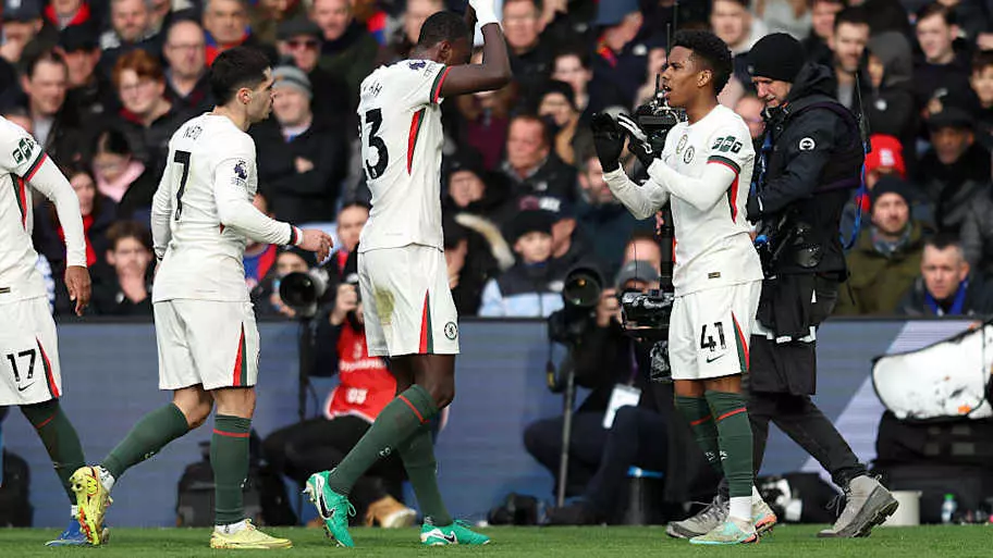 Chelsea Signs Teenage Defender Yisa Alao from Sheffield Wednesday