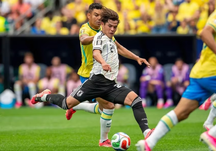 Brazil beat Japan 2-1